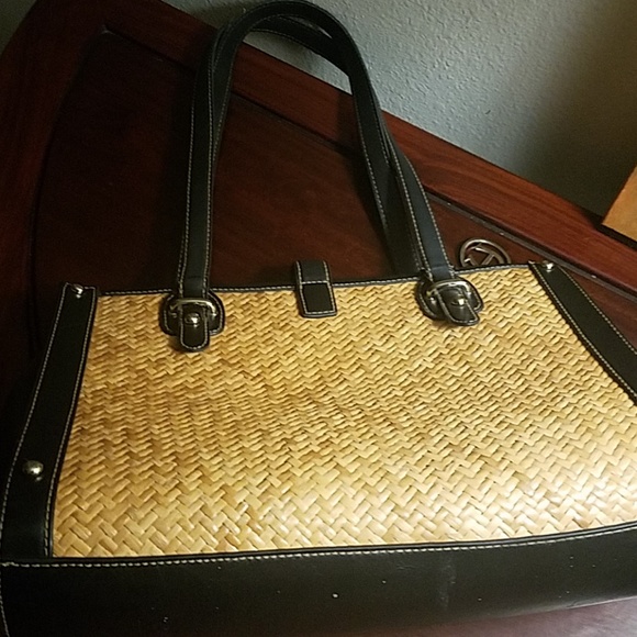 Aigner straw and faux leather bag. - Picture 3 of 5